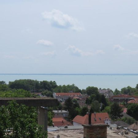 Prima Porta Vendeghaz Hotel Balatonalmadi Exterior photo